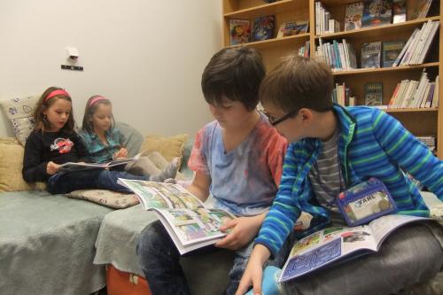 Třeťáci v pohádkové knihovně