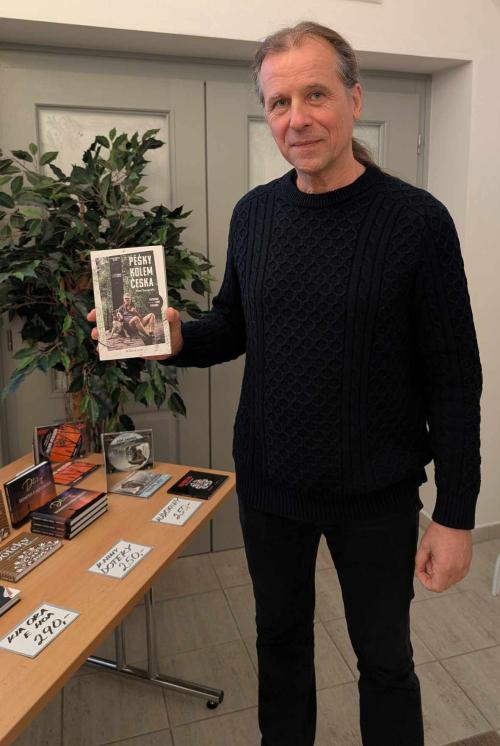 Petr Nazarov -Pěšky kolem Česka